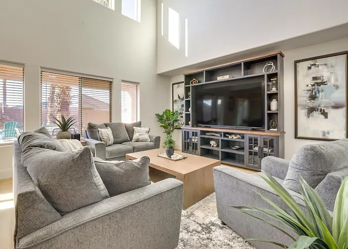 Spacious San Tan Valley W/ Private Outdoor Oasis Magma
