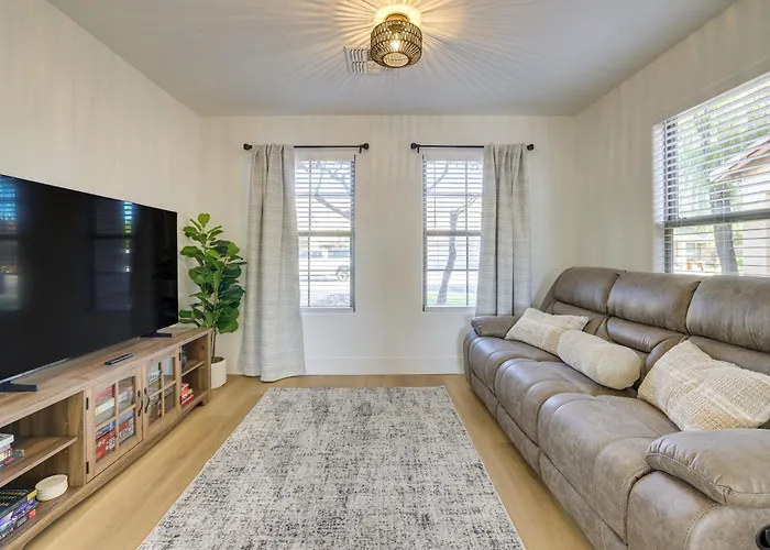 Spacious San Tan Valley W/ Private Outdoor Oasis Holiday home Magma