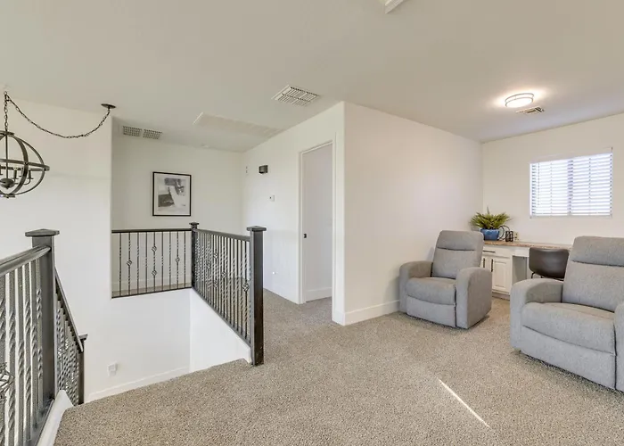 Spacious San Tan Valley W/ Private Outdoor Oasis * Magma