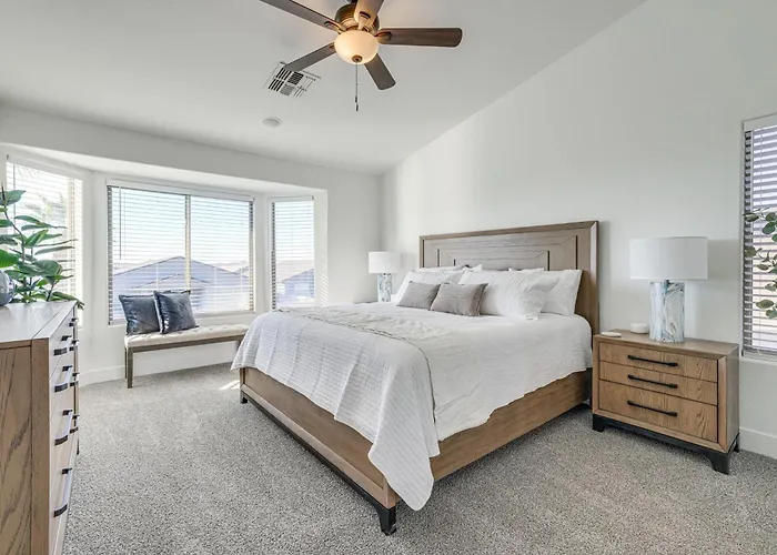 Spacious San Tan Valley W/ Private Outdoor Oasis Magma