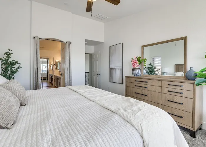 Spacious San Tan Valley W/ Private Outdoor Oasis Holiday home Magma