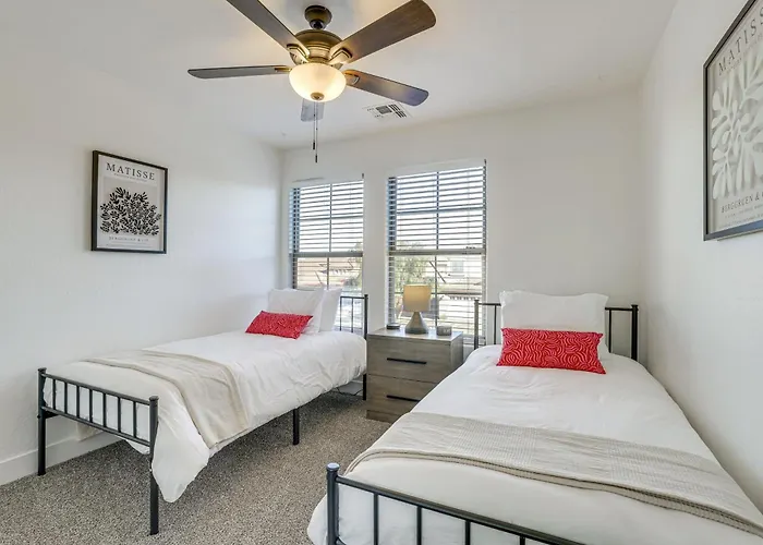 Spacious San Tan Valley W/ Private Outdoor Oasis Holiday home